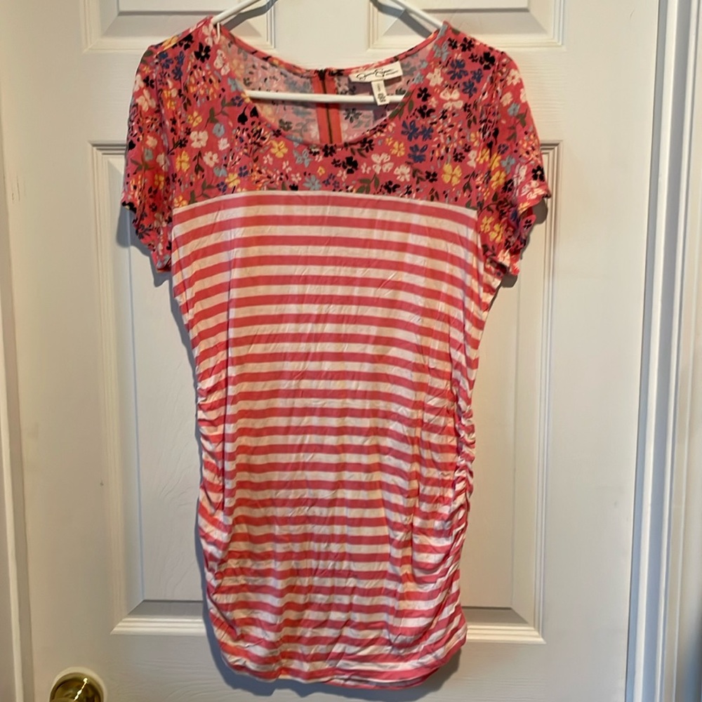 Jessica Simpson Maternity top